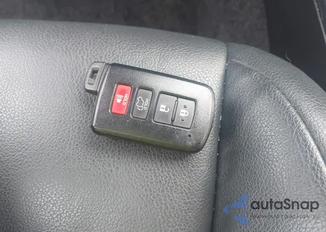 2013 Toyota Rav4 Limited z USA, uszkodzony, nr VIN 2T3DFREV2DW028313